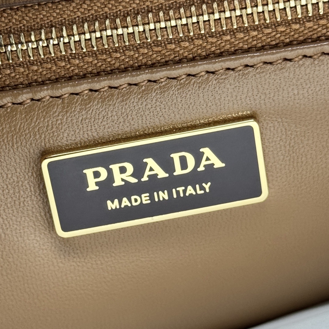 Prada 0224