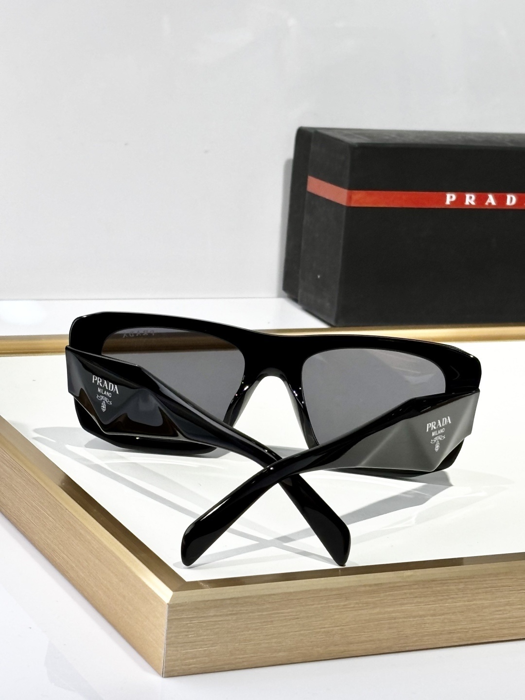 PRADA 0004
