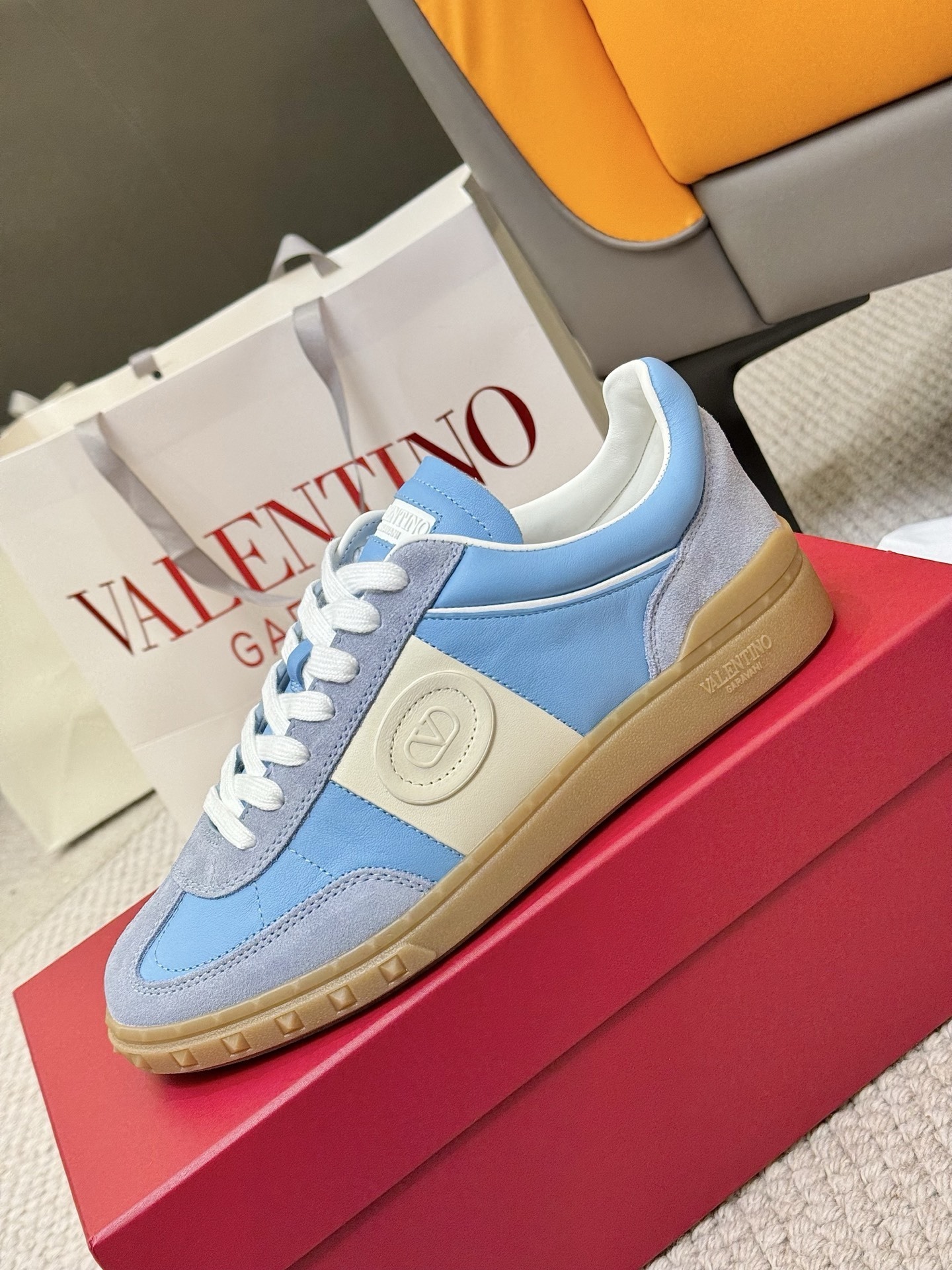 Valentino 0012