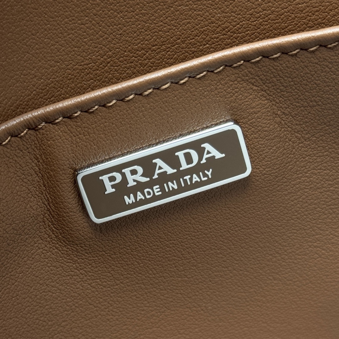 PRADA 0215