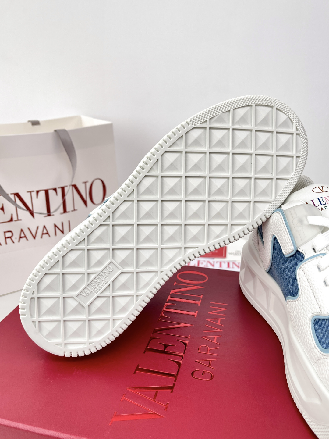 Valentino 0059