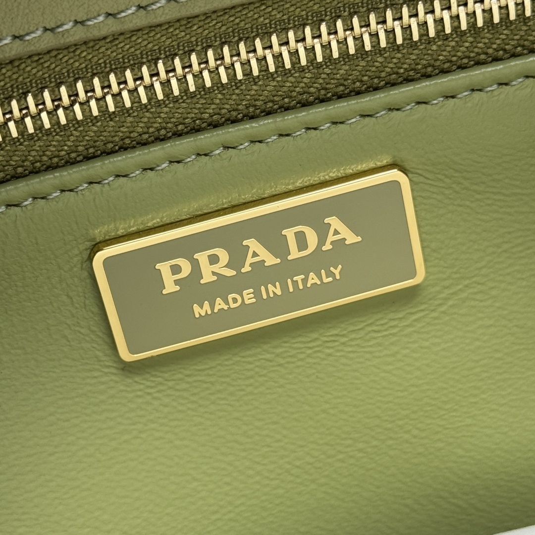 Prada 0222