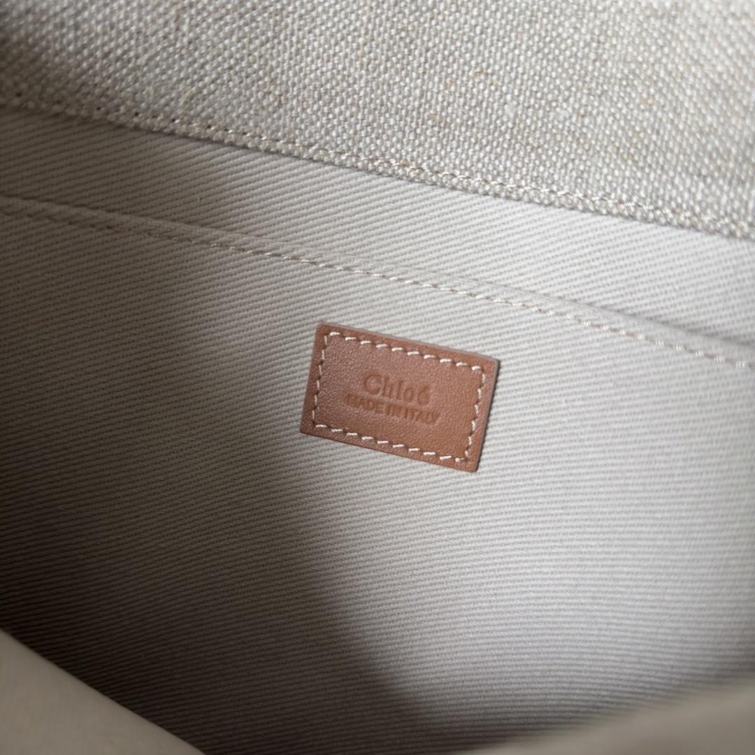 Chloe 0148