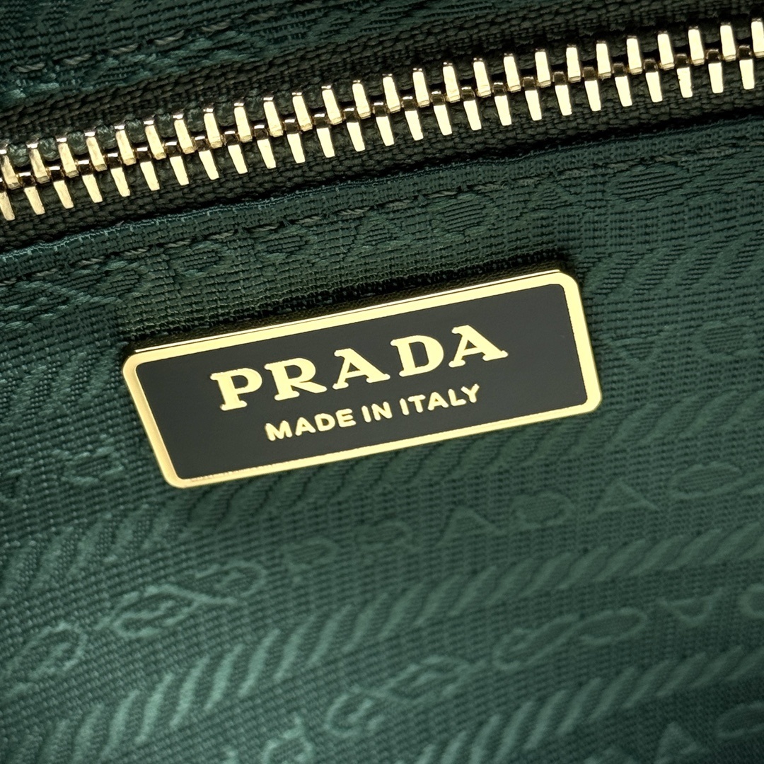 Prada 0029