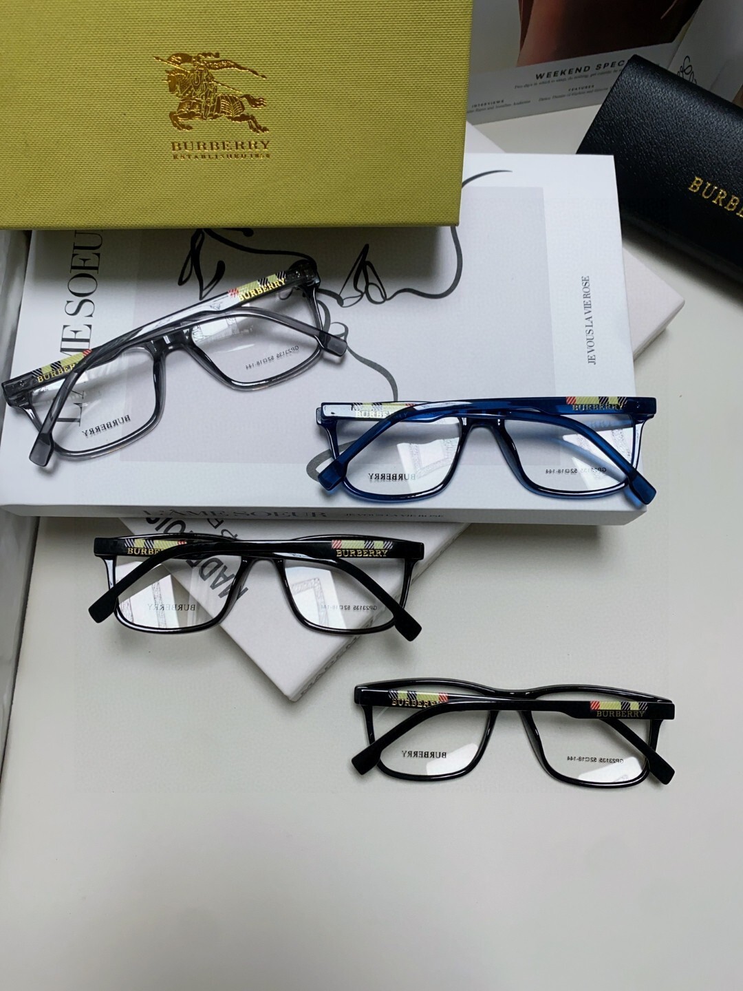 BURBERRY 0107