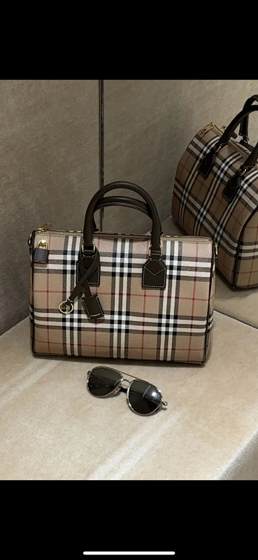 BURBERRY 0493