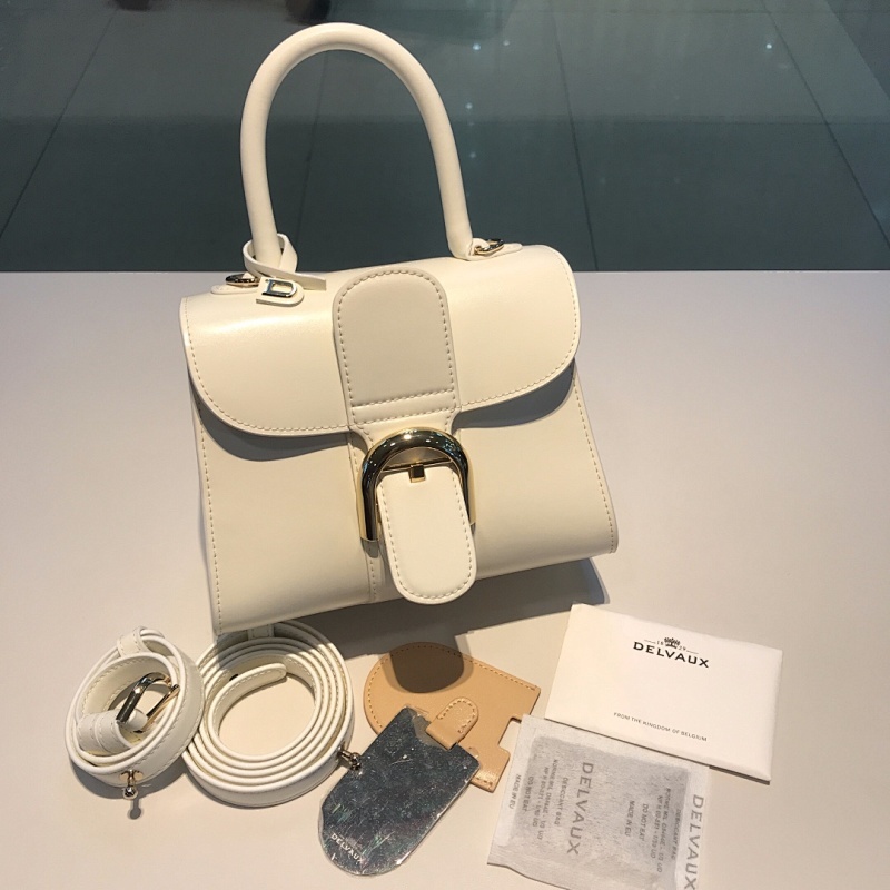 Delvaux 0023