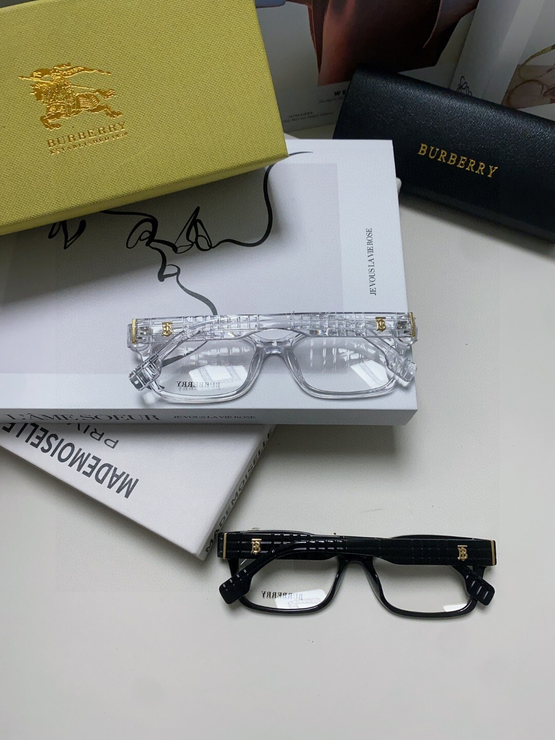 BURBERRY 0051