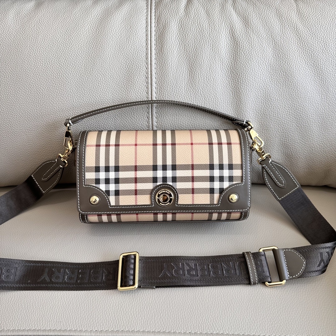 BURBERRY 0037