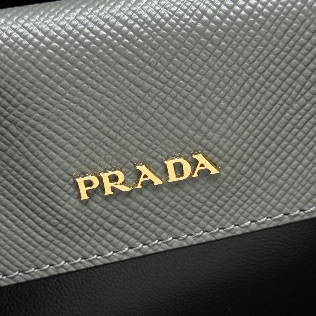 Prada 0157