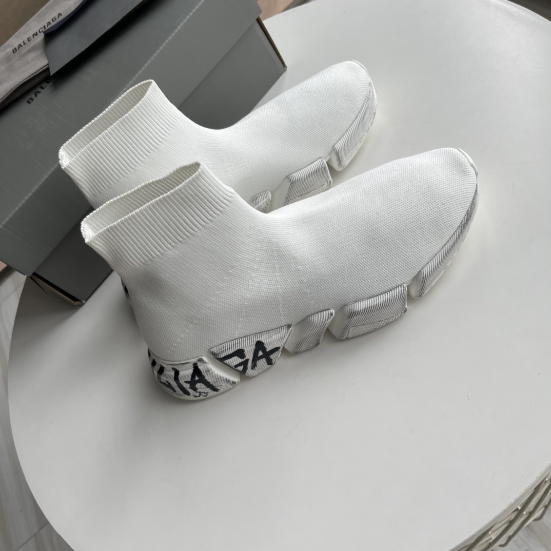 Balenciaga 0042