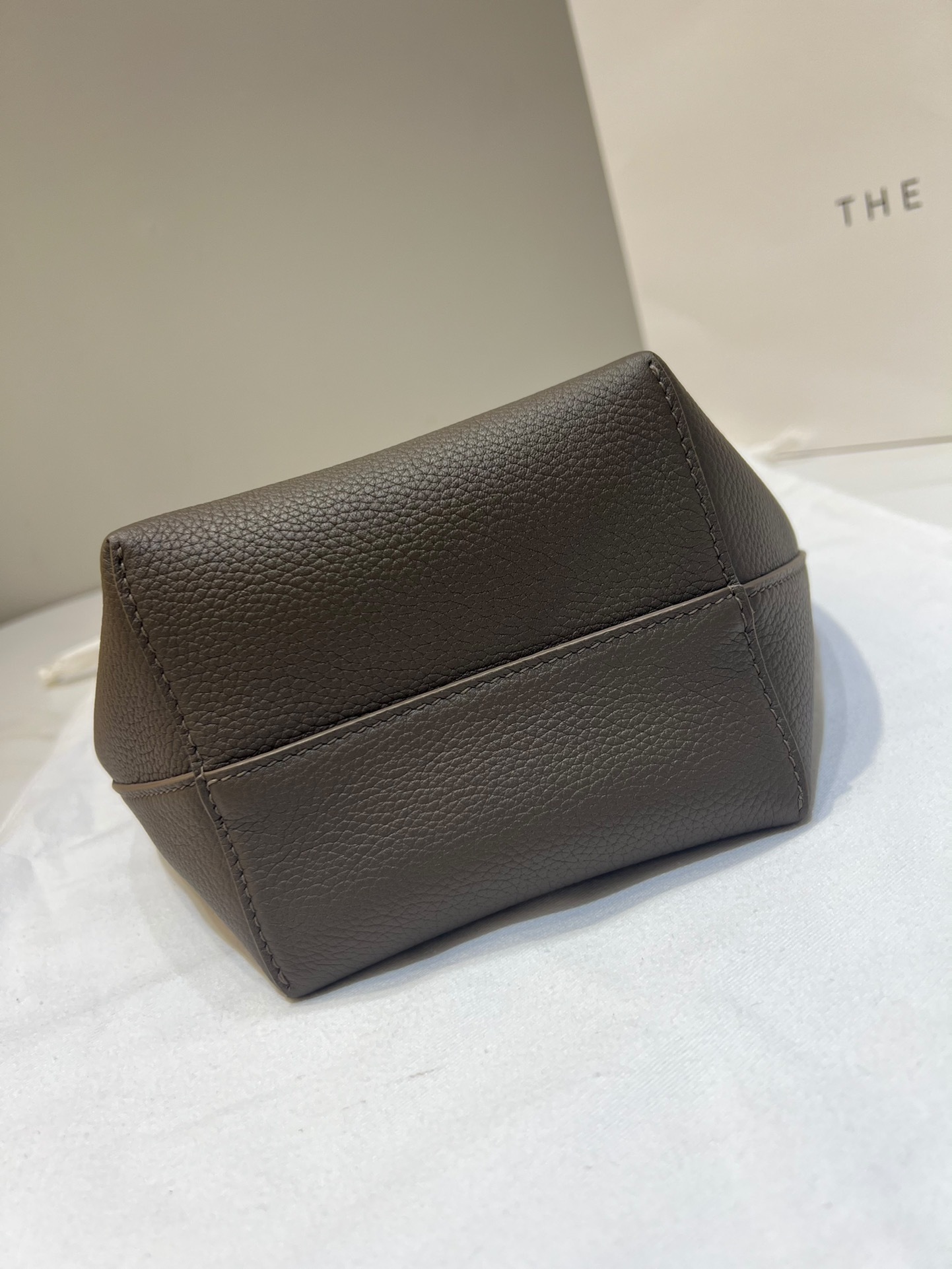 THEROW 0052