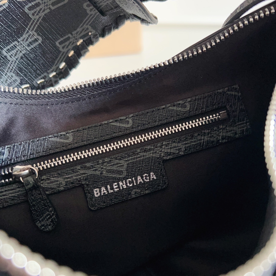 Balenciaga 0109