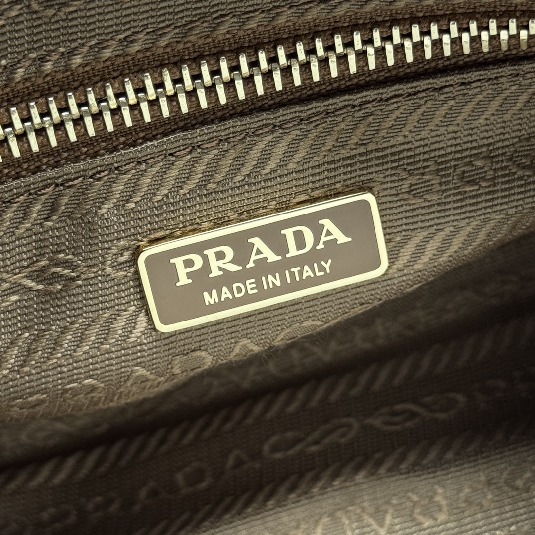 PRADA 0236