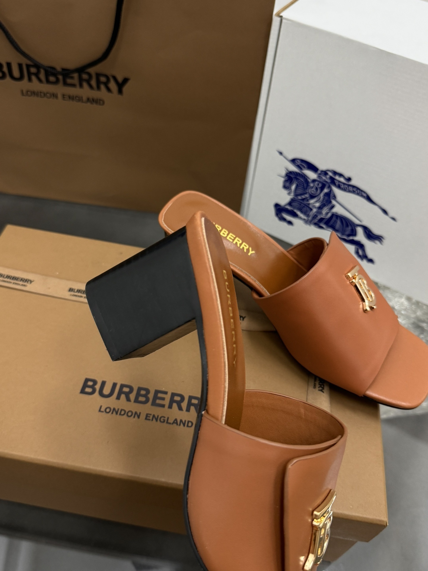 Burberry 032