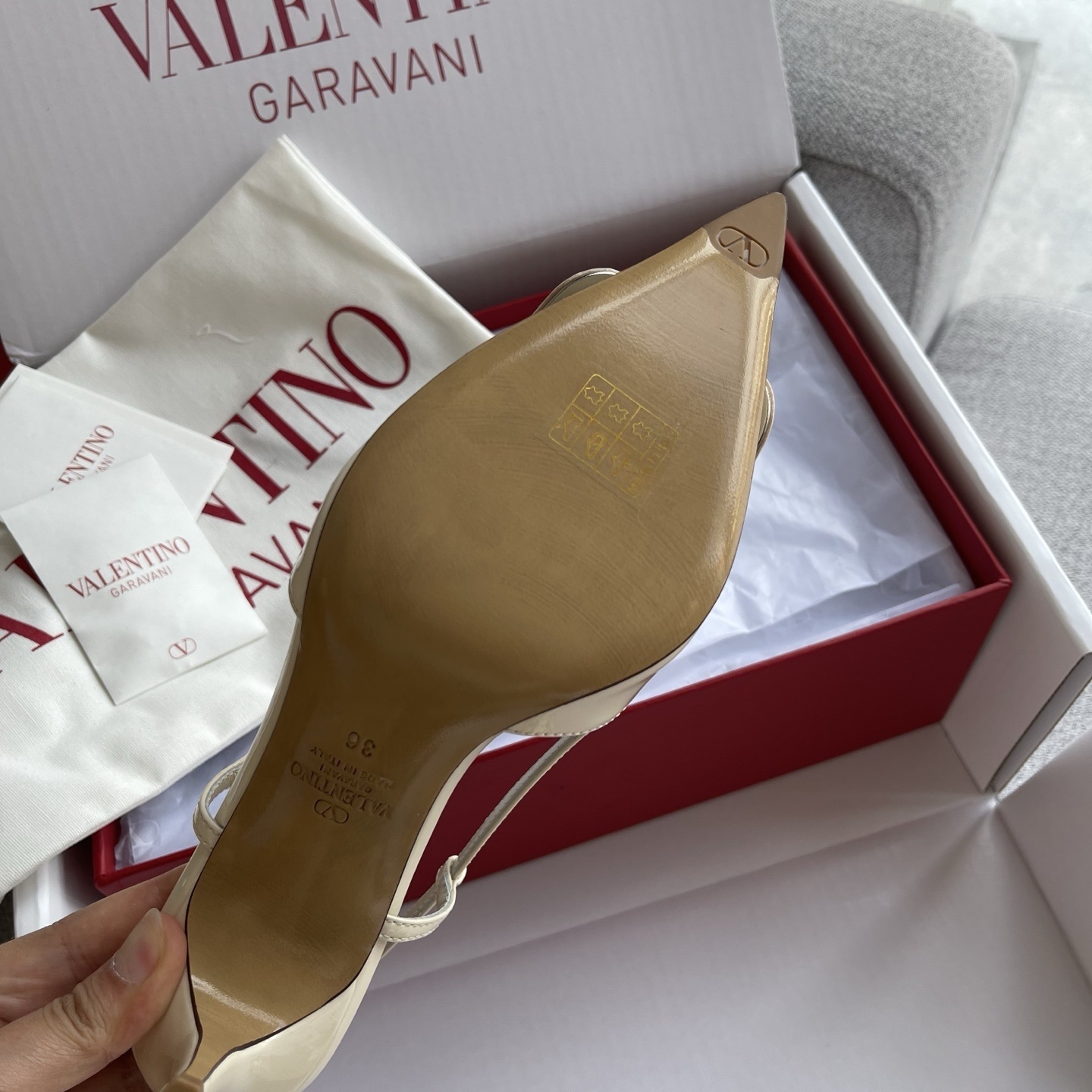 Valentino 0024