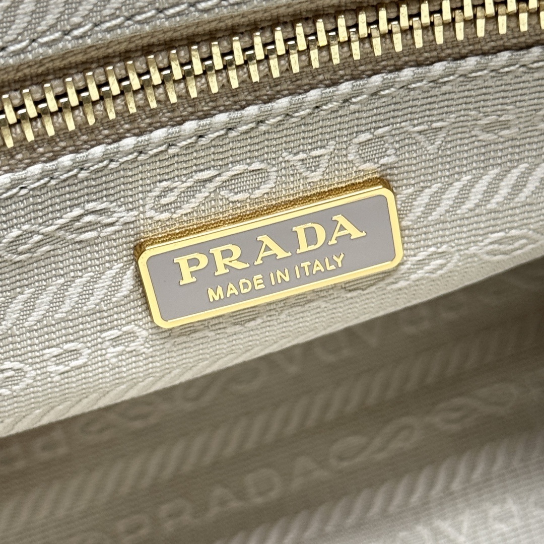 PRADA 0019