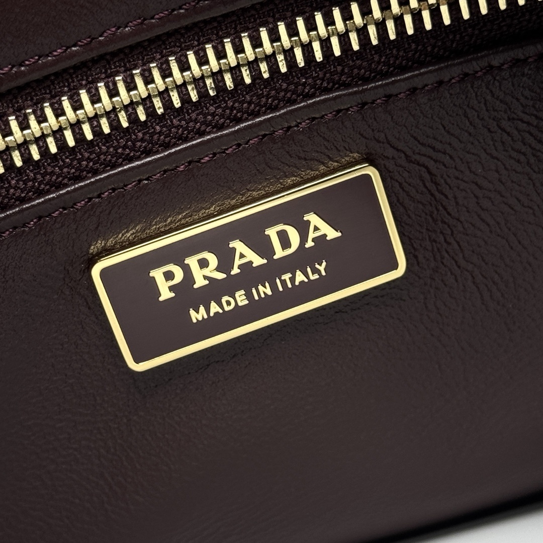 PRADA 0243
