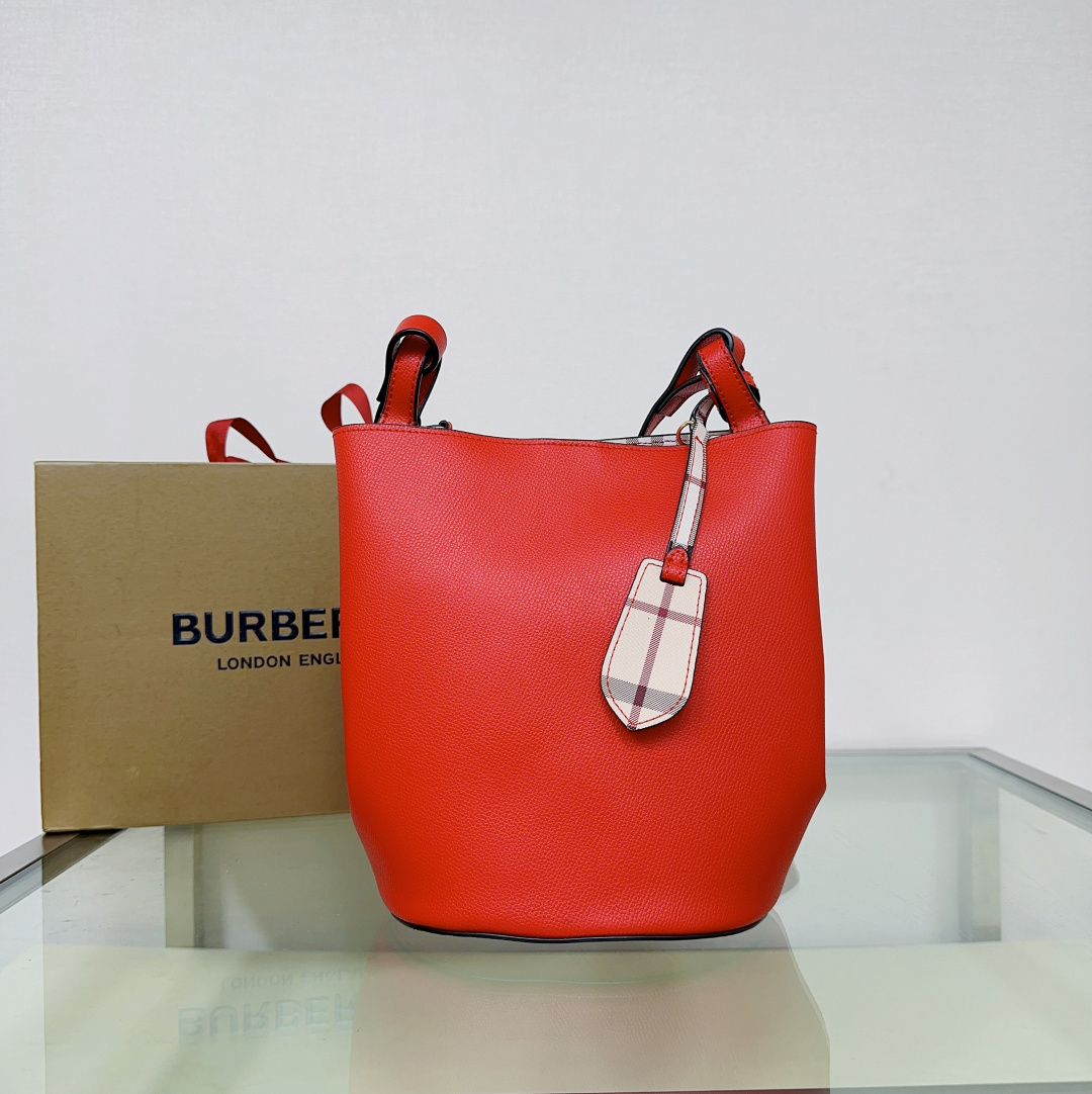 BURBERRY 0182