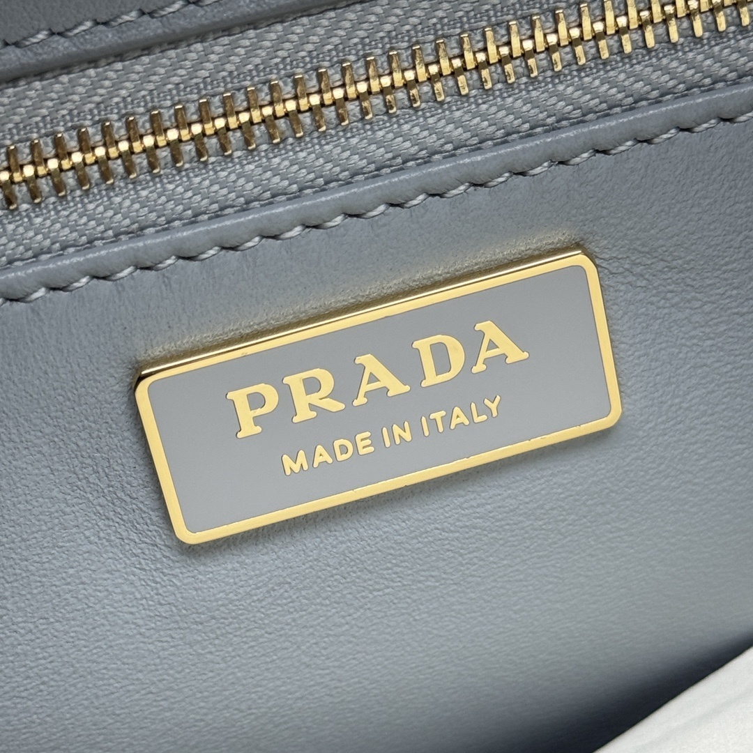 Prada 0223