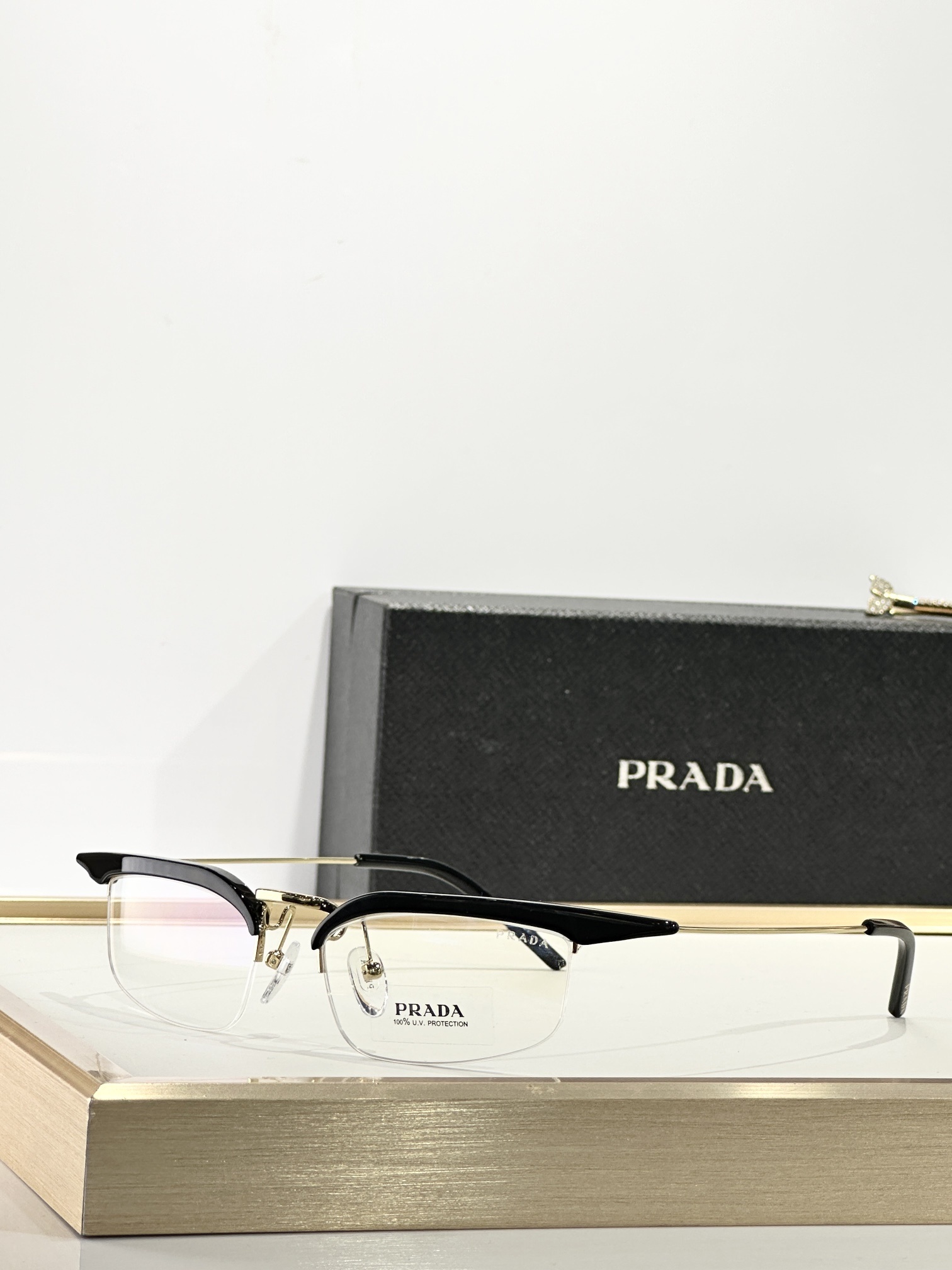 PRADA 0076