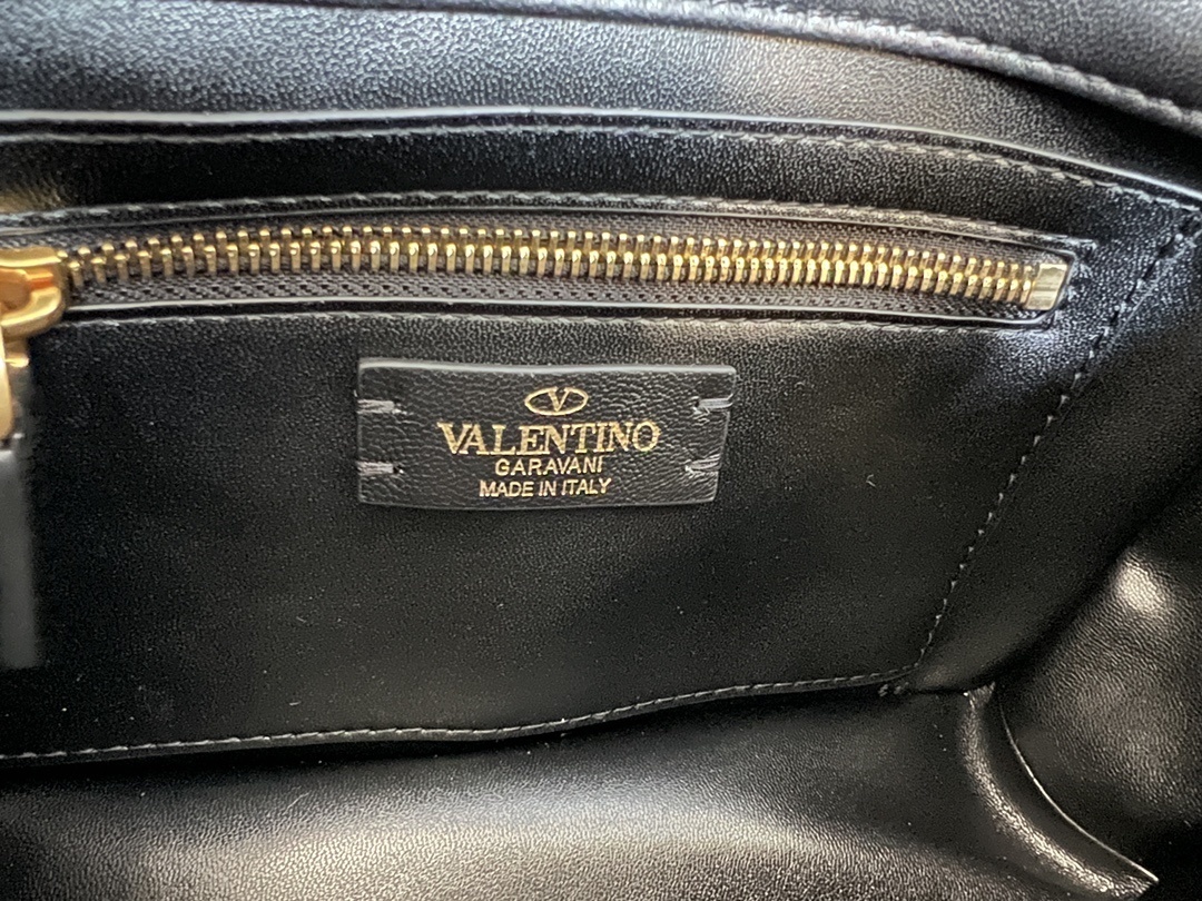 Valentino 0057