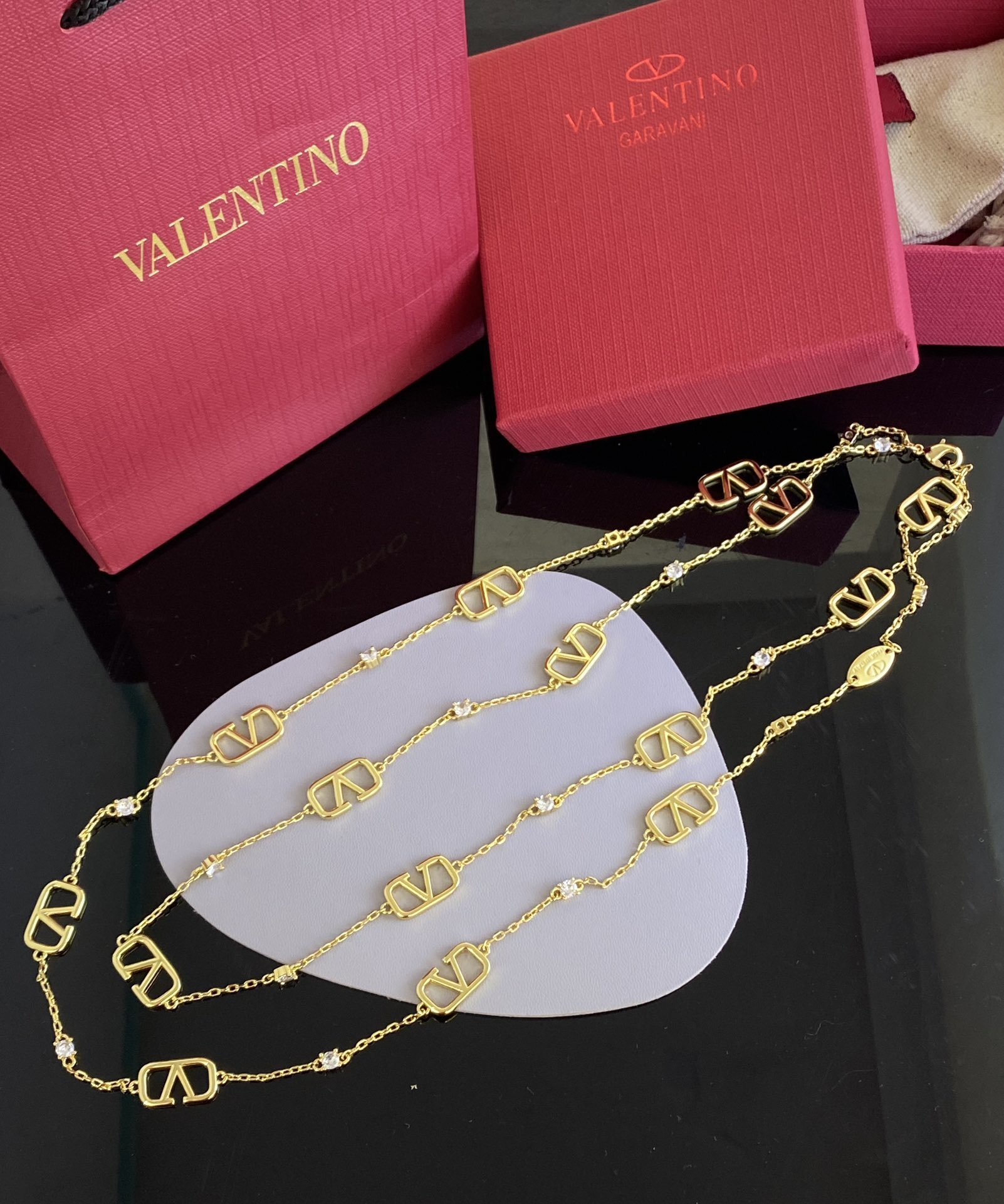 Valentino 0000