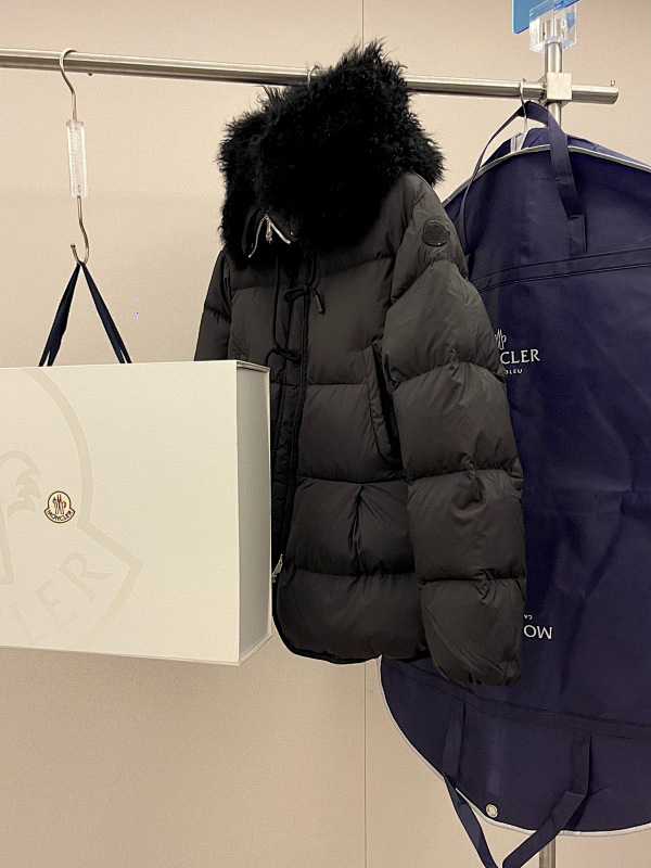 MONCLER 0100