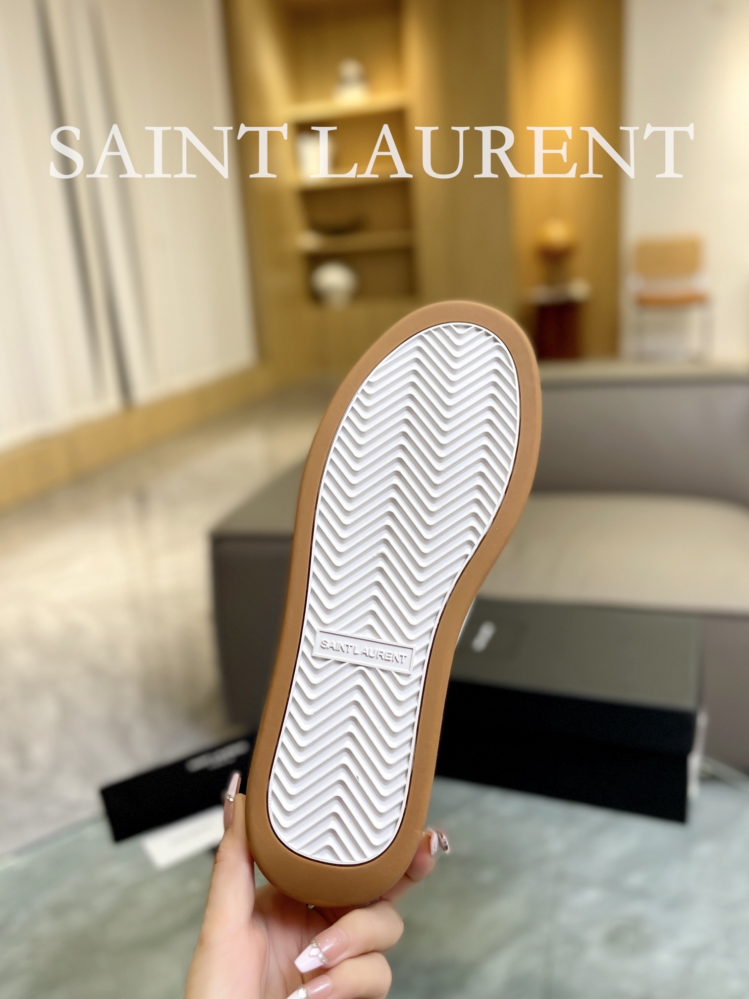 YSL 049