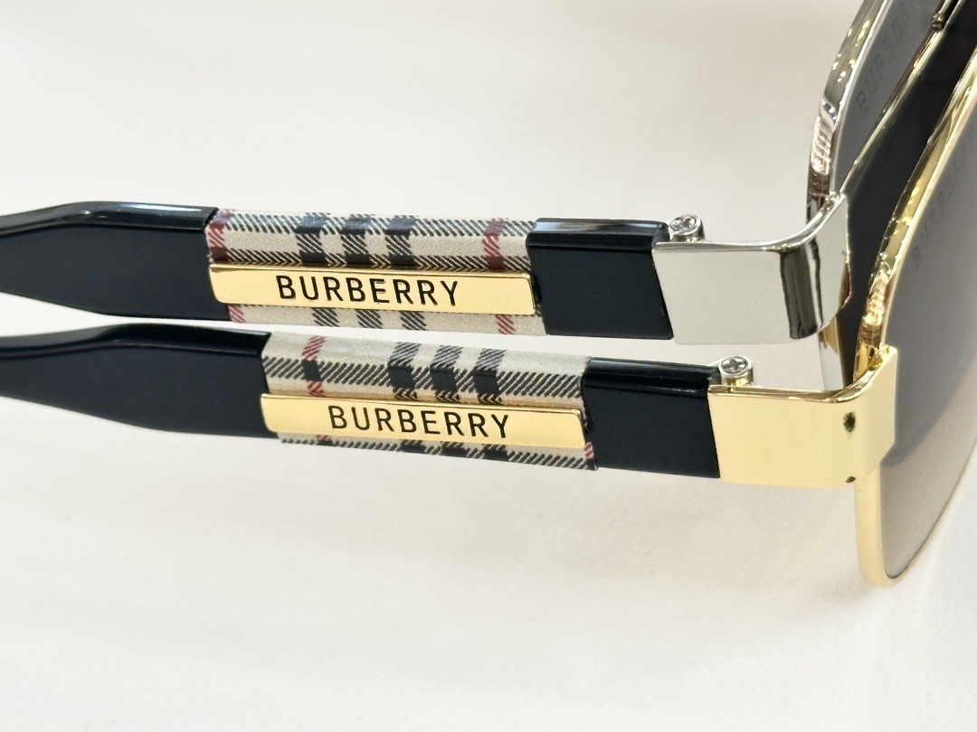 BURBERRY 0003