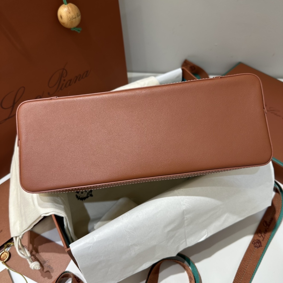 Delvaux 0030
