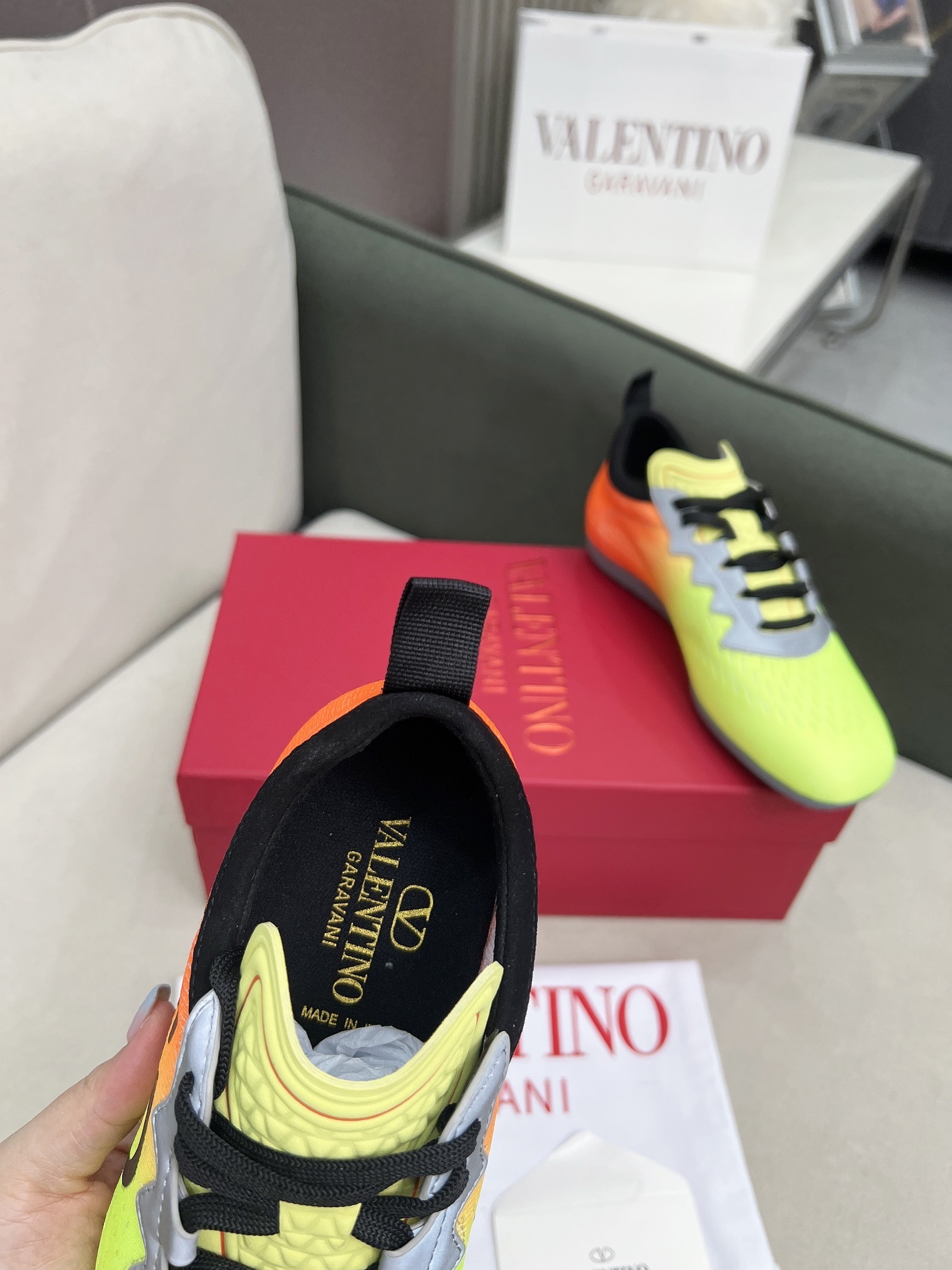 Valentino 0025
