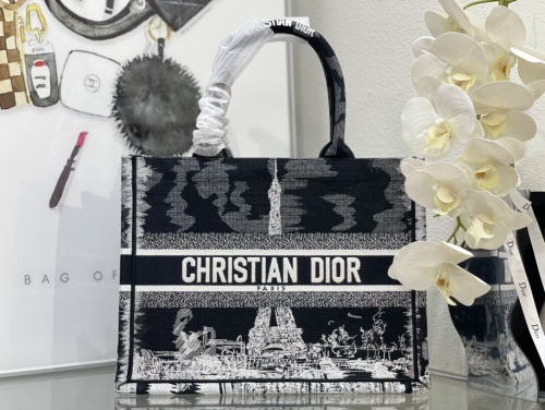 DIOR1114