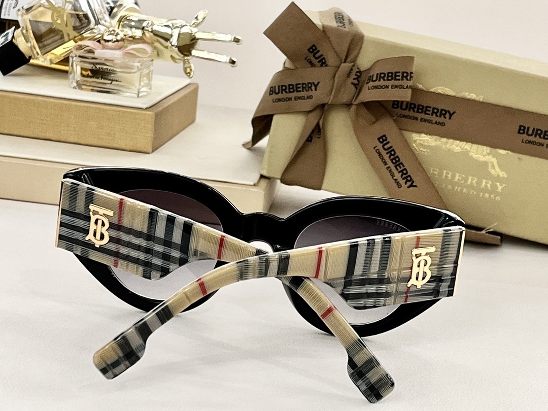 Burberry 023