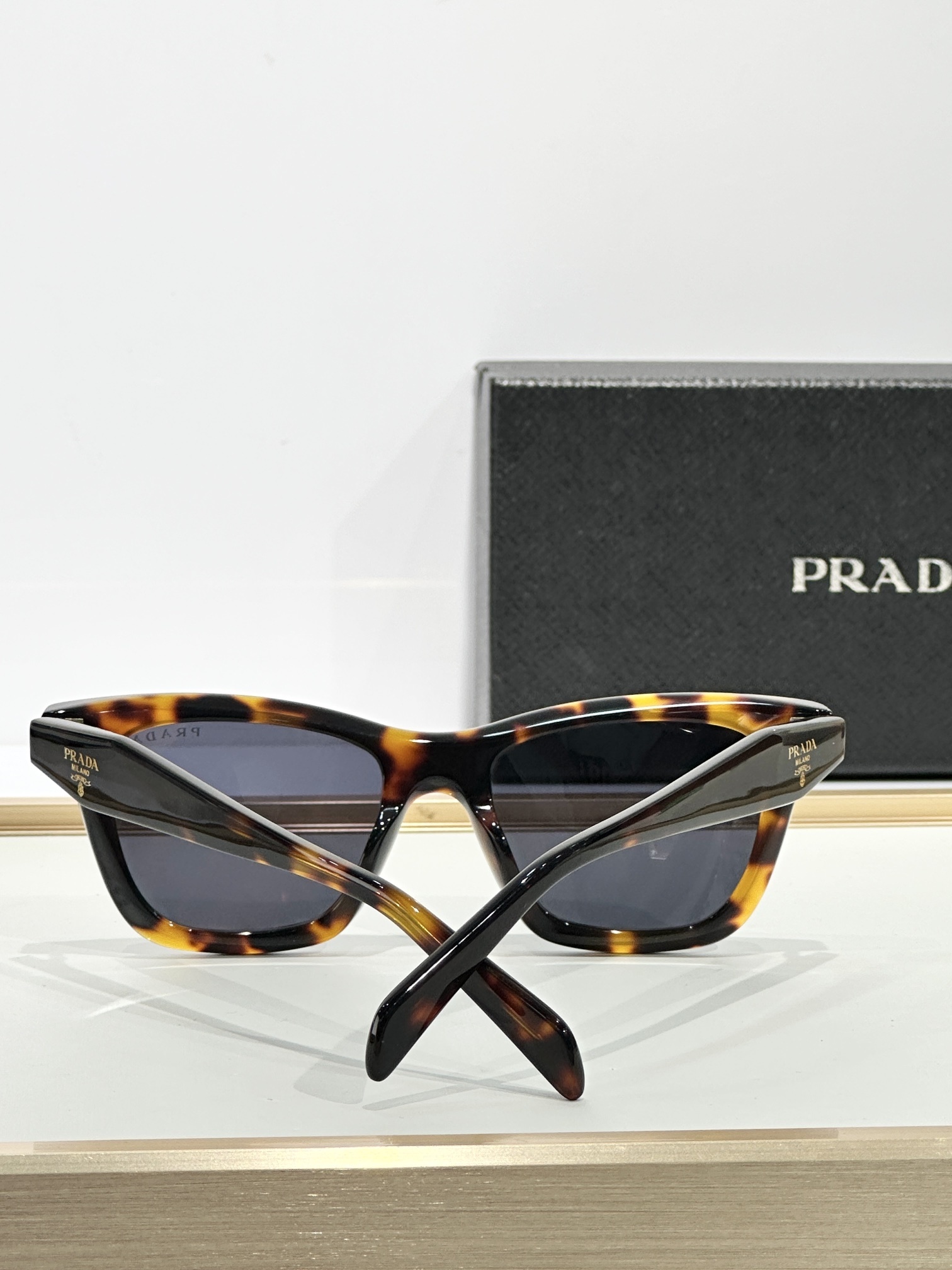 PRADA 0044