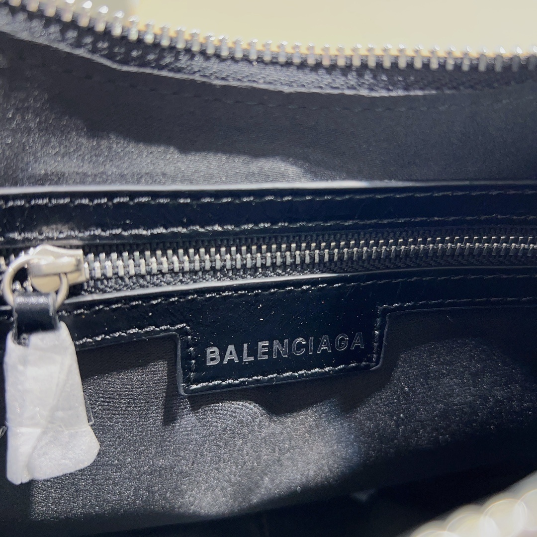 Balenciaga 0107