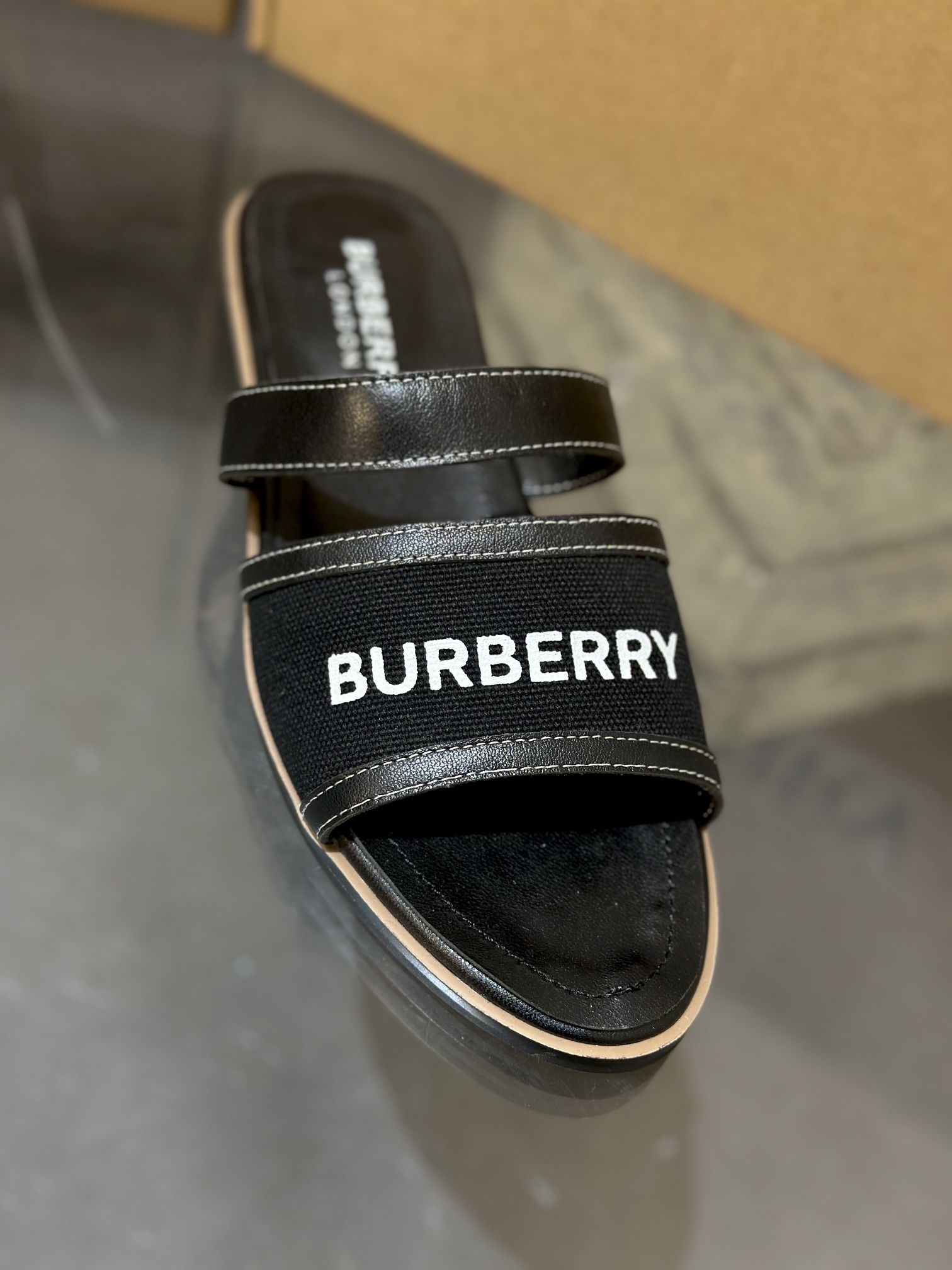 Burberry 051