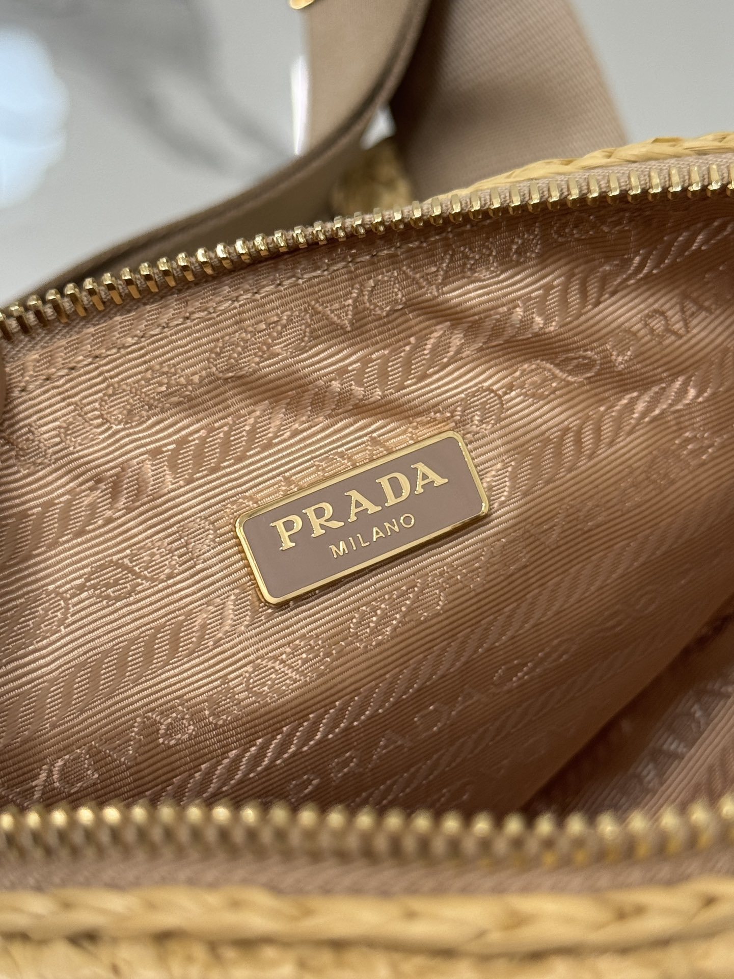 PRADA 0083
