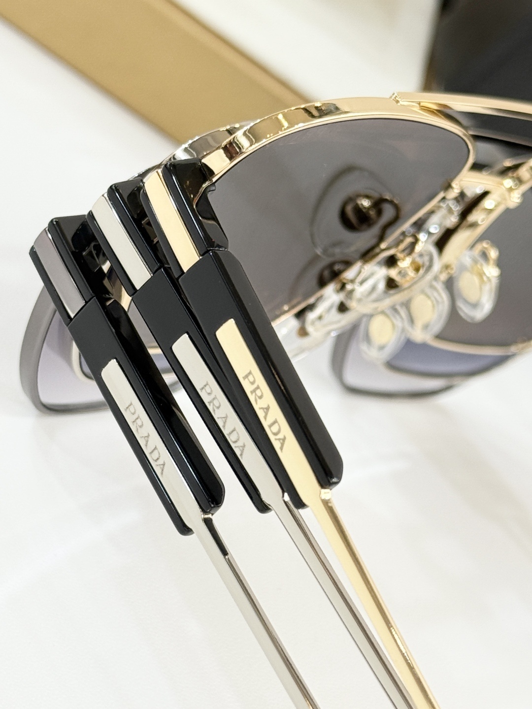 PRADA 0029
