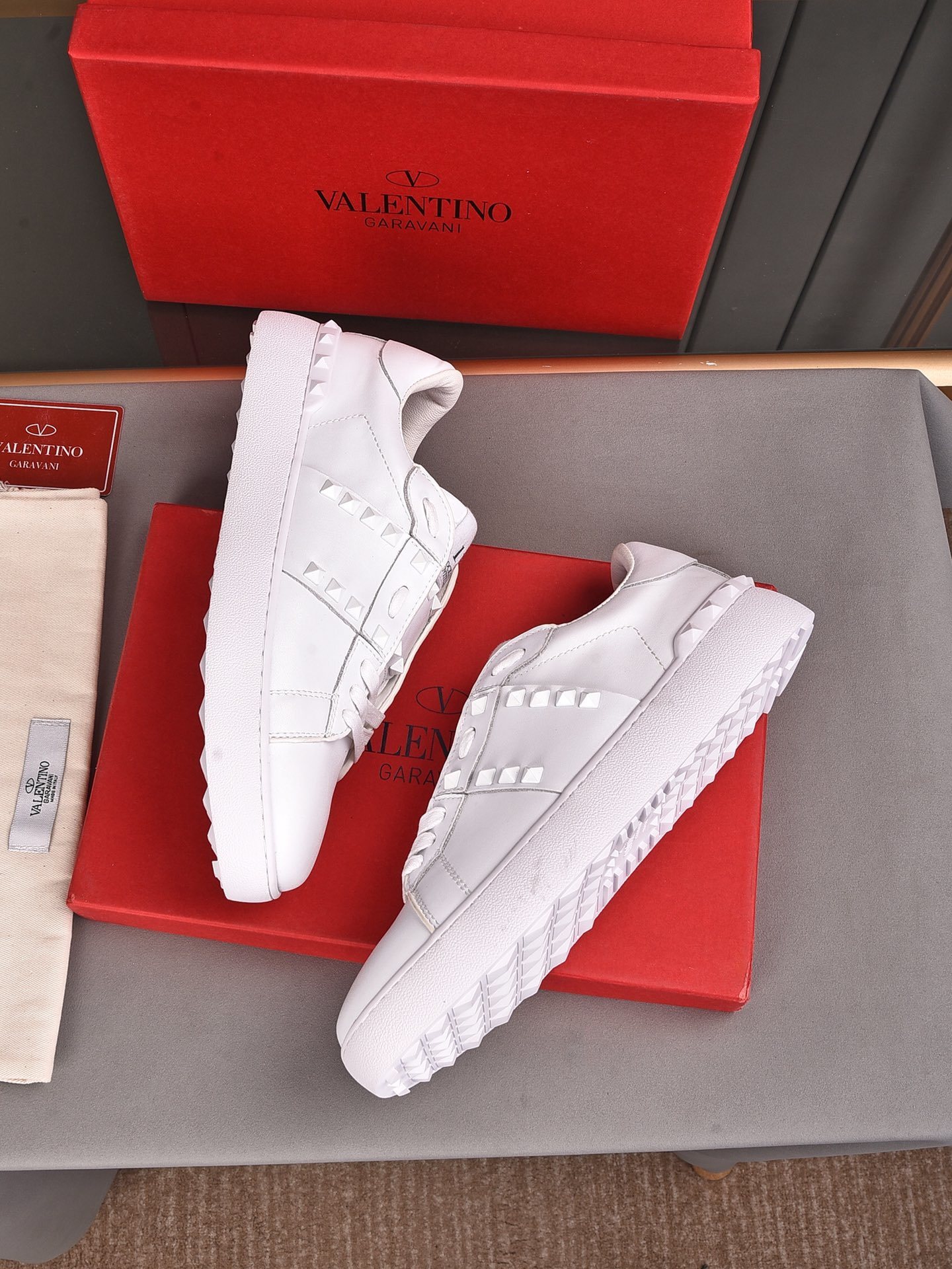 Valentino 0021