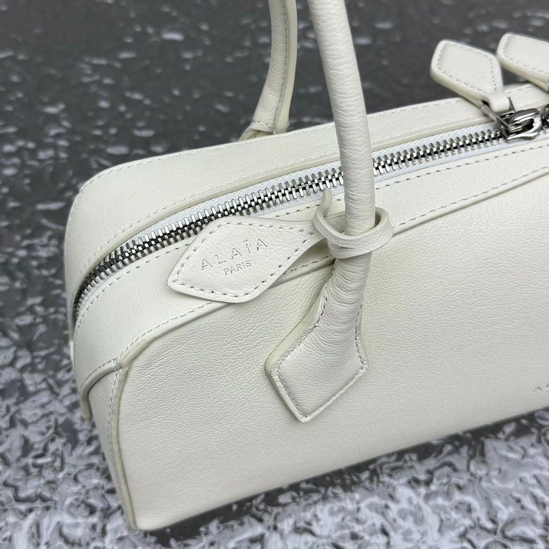 Alaia0049