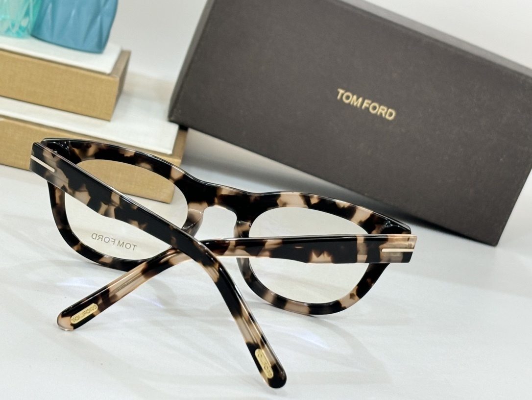 TOM FORD 0033