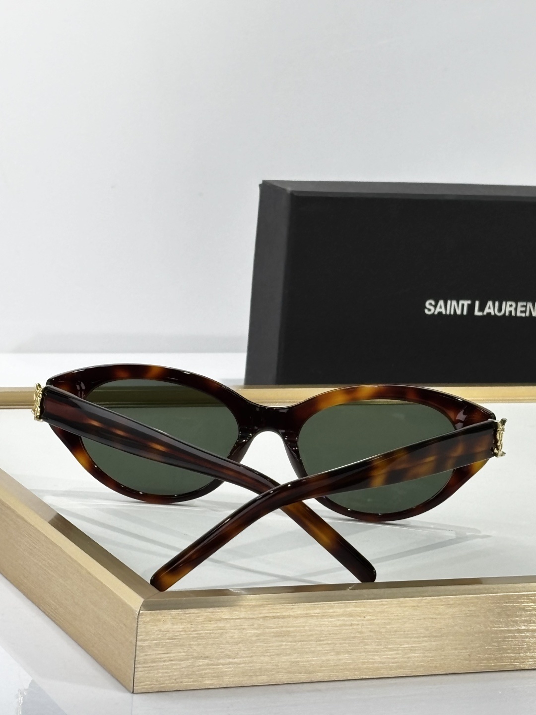 SAINTLAURENT 0036