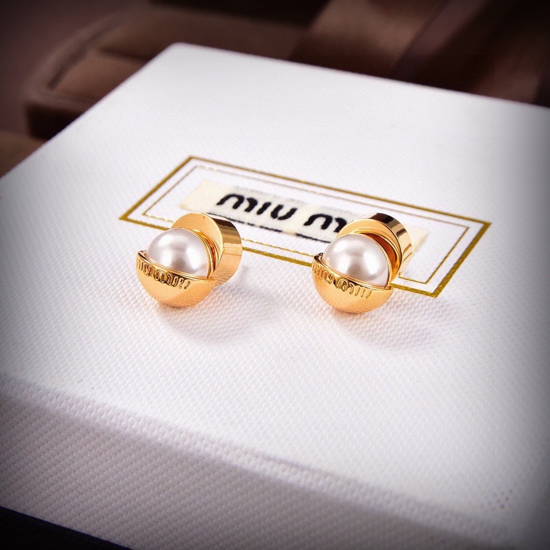 miumiu 017