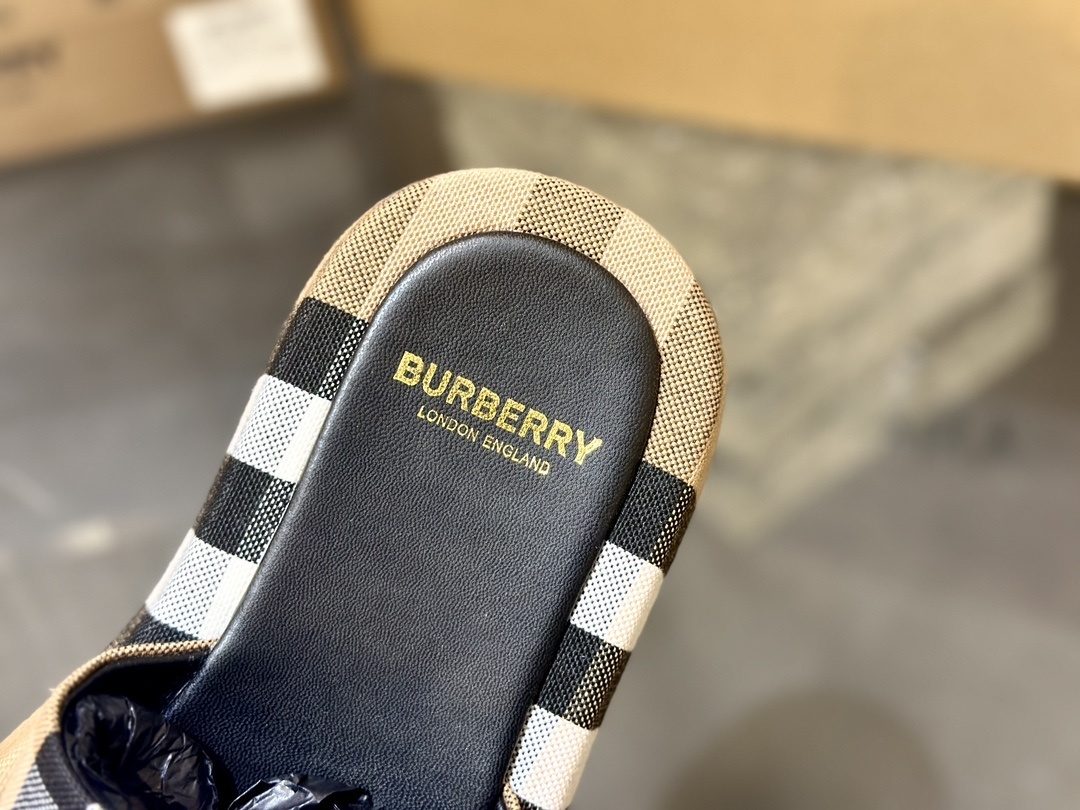 Burberry 045
