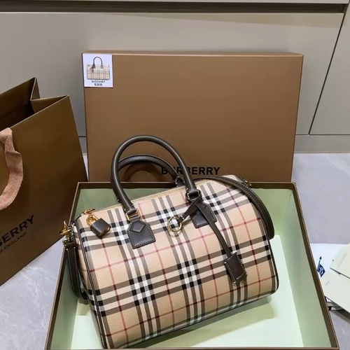 BURBERRY 0490