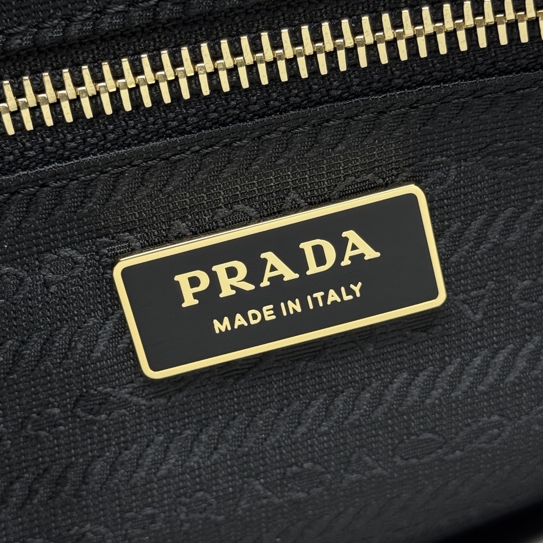 Prada 0030
