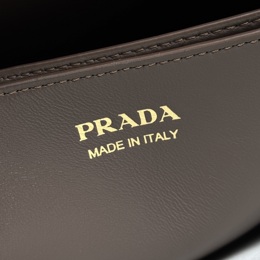 Prada 0076