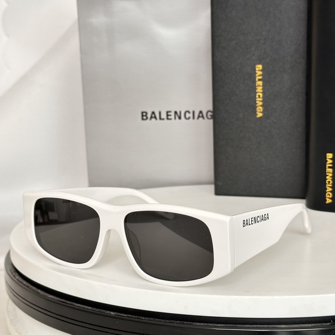 Balenciaga 0056