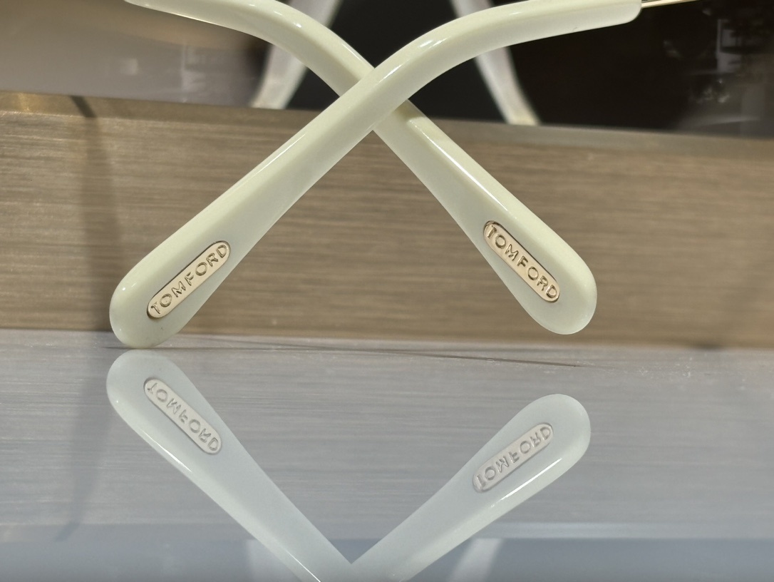 TOM FORD 0077